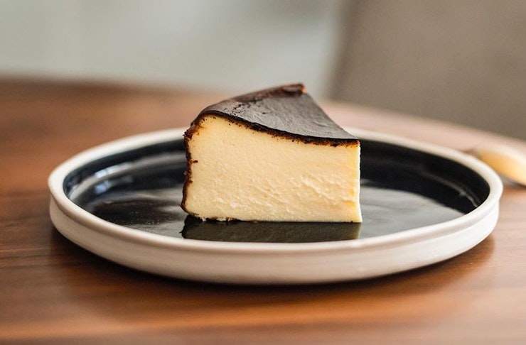 burnt basque cheesecake slice